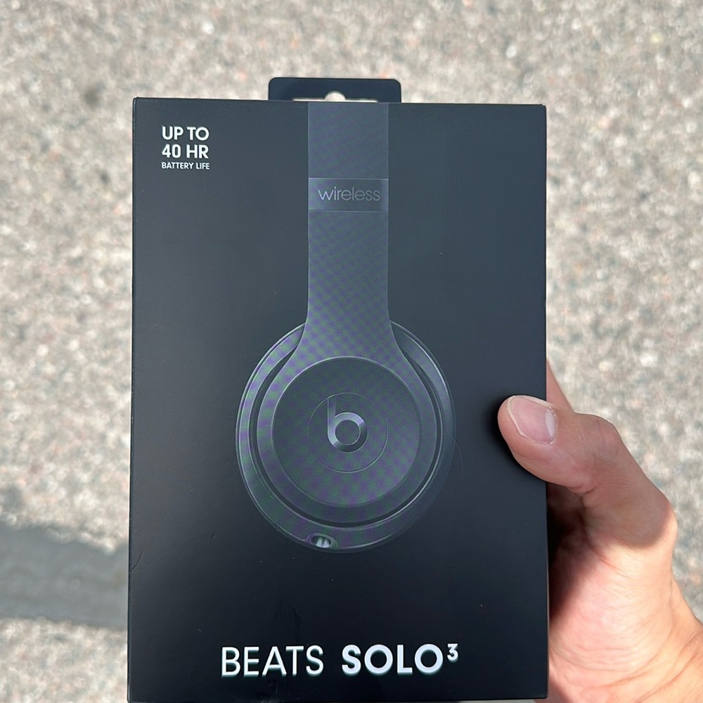 Beats Solo 3 brand new
